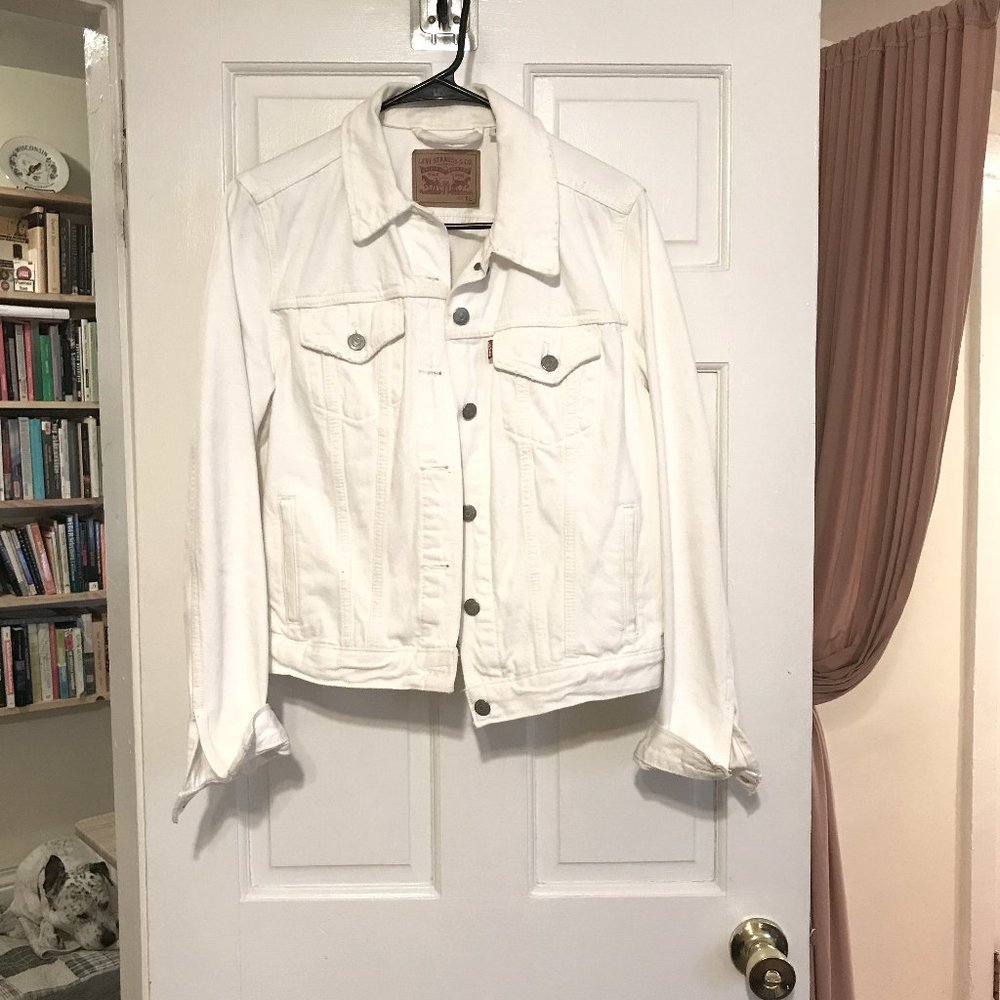 LEVI'S WOMEN'S WHITE DENIM TRUCKER JACKET